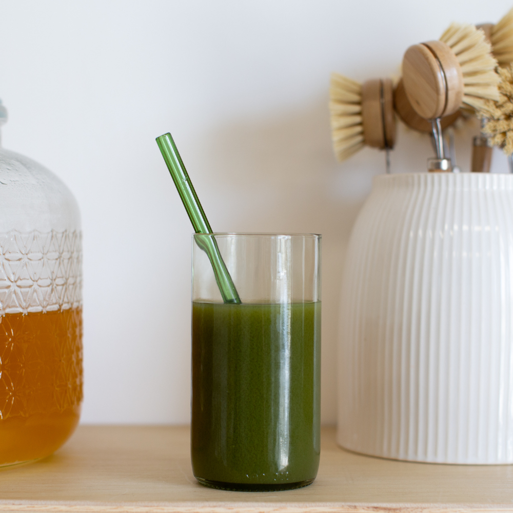 Brushes, bottles, glass straws - accessories for smoothies & juices